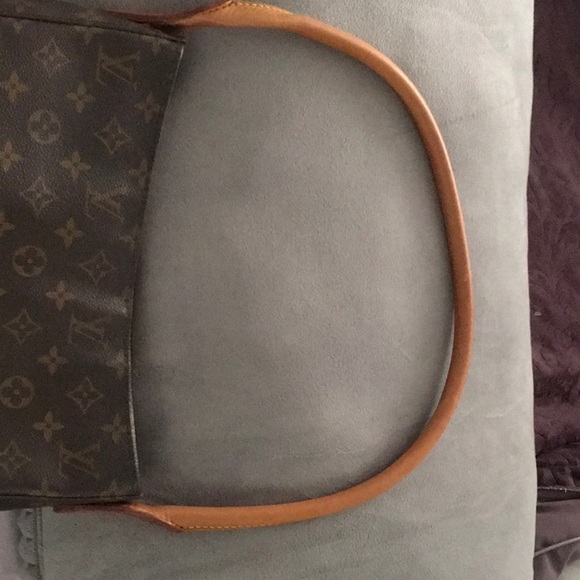 Louis Vuitton Looping GM - Picture 7 of 10